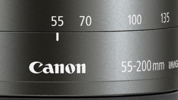 Végre objektívet adott ki a Canon az EOS M-hez