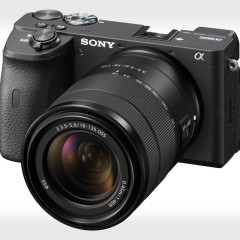 Új APS-C kamerák és objektívek a Sonytól